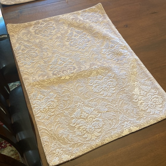 🌹Romeo Home Velvet 4pieces set Rectangular textured design and solid back pink - Picture 6 of 15